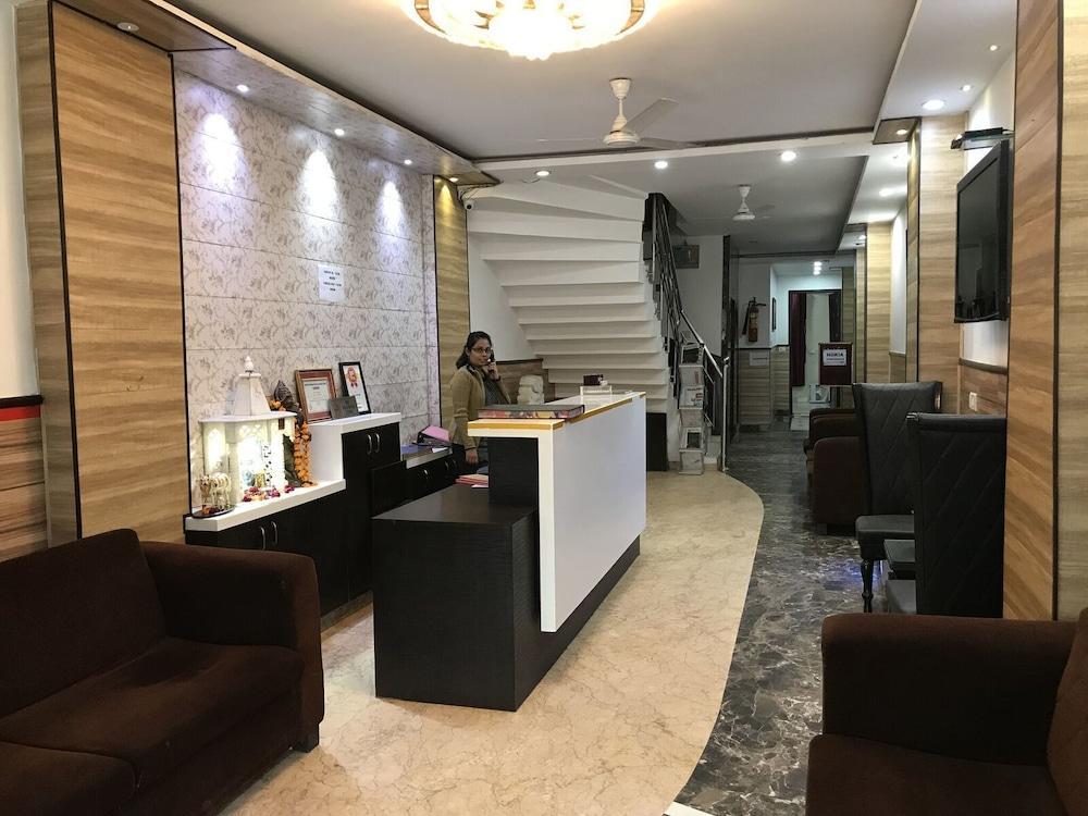 Tjs Royal Hotel Delhi Zewnętrze zdjęcie