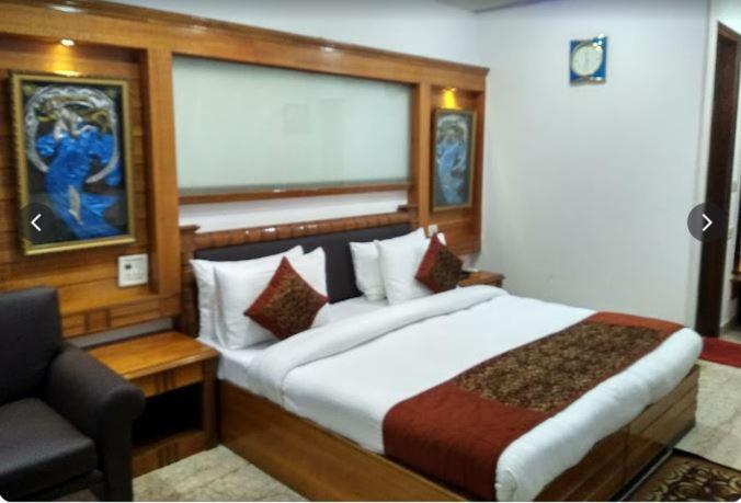 Tjs Royal Hotel Delhi Zewnętrze zdjęcie