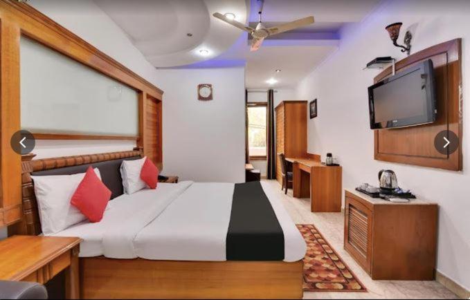 Tjs Royal Hotel Delhi Zewnętrze zdjęcie