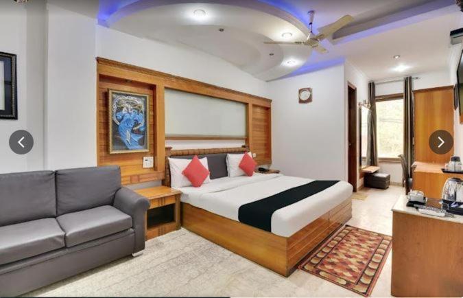 Tjs Royal Hotel Delhi Zewnętrze zdjęcie