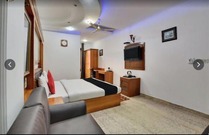 Tjs Royal Hotel Delhi Zewnętrze zdjęcie