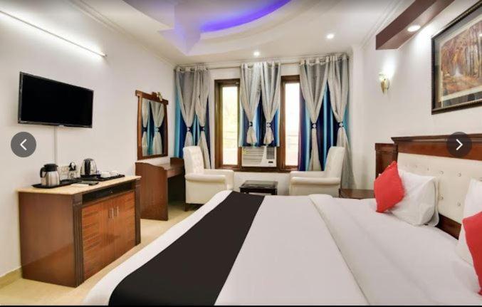 Tjs Royal Hotel Delhi Zewnętrze zdjęcie